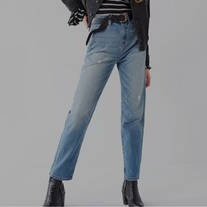 BDG Mom high rise distressed jeans vintage wash straight leg sz 26